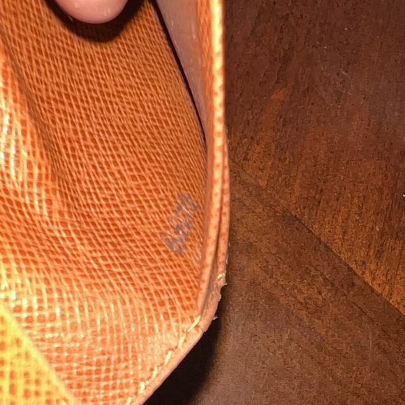 Authentic Louis Vuitton Monogram Wallet - Picture 4 of 17